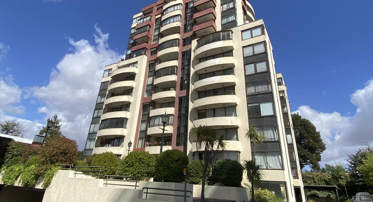 Hermoso Departamento Ubicado En Condominio